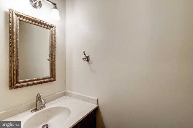 Building Photo - 3145 Eakin Park Ct
