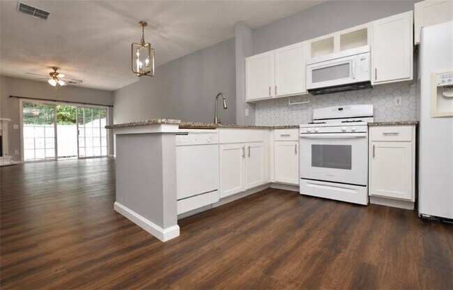 Building Photo - 233 Buckland Dr