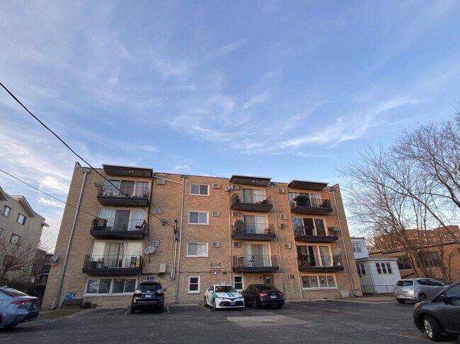 Building Photo - 5215 Galitz St