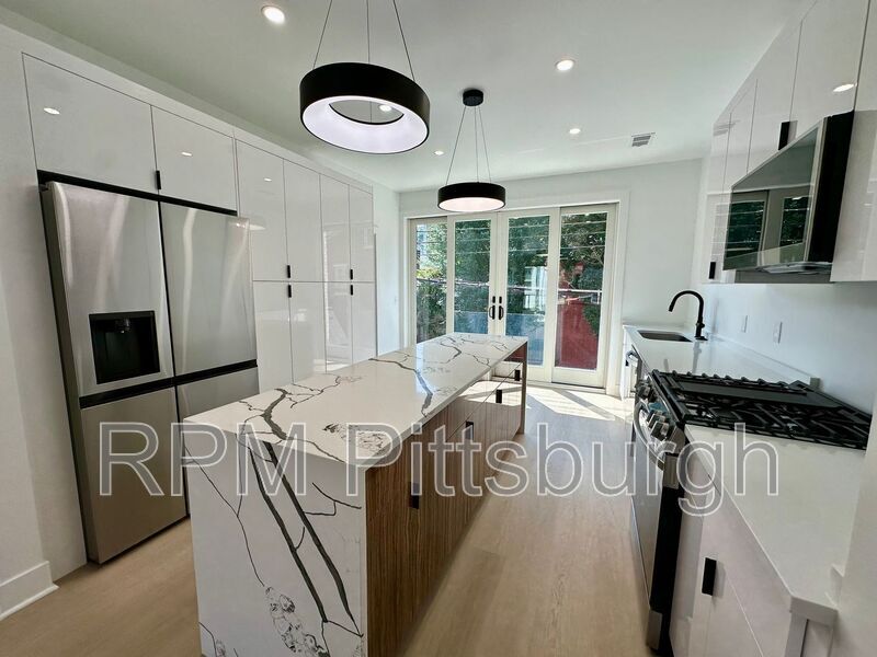 Foto principal - 1407 Sarah St