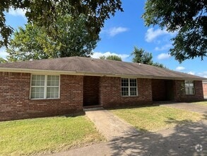 Building Photo - 1011 N Parker Rd