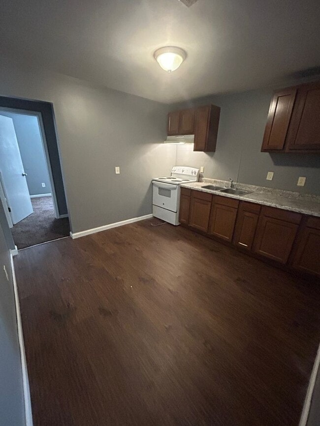 Foto del edificio - 3503 Falling Springs Rd