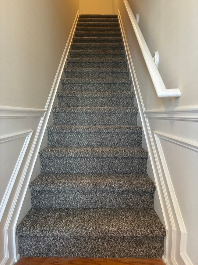 Foto del edificio - 7573 Rutgers Cir