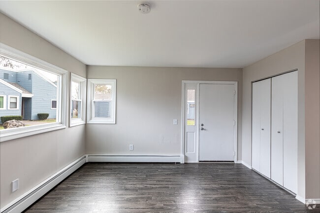 1BR, 1BA - Living Room - The Flats at Talcott Apartments