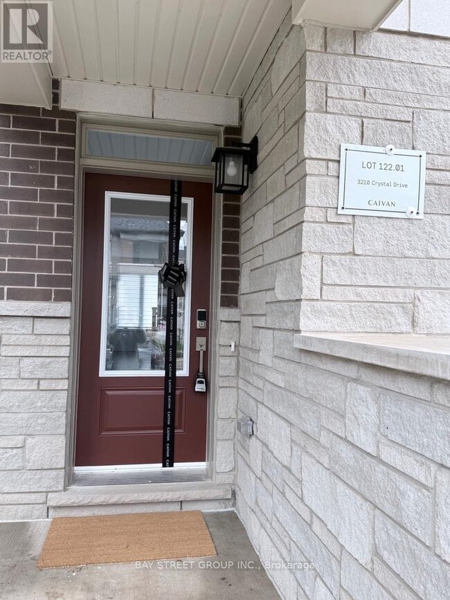 Building Photo - 3210 Crystal Dr