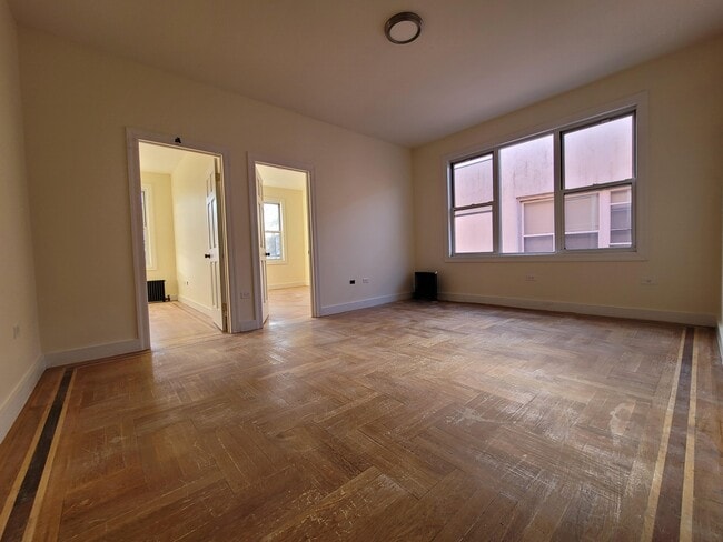 Building Photo - 2883 E 195th St