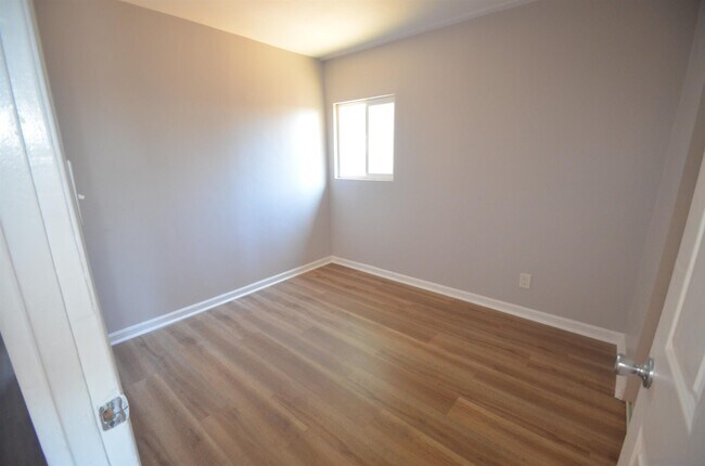 Foto del edificio - 619 Palm Ave