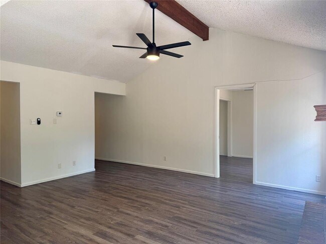 Foto del edificio - 1203 Yorkshire Ln