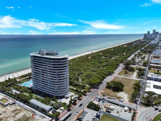 Foto del edificio - 8701 Collins Ave