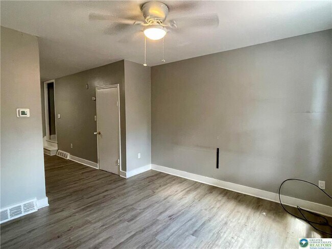 Foto del edificio - 745 E 6th St
