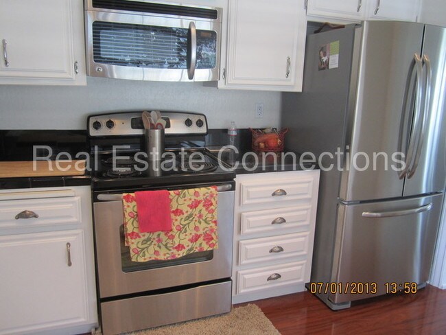 Building Photo - 1009 Shoal Dr