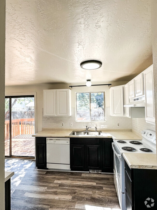 Silver Sage Apartments for Rent with Hardwood Floors Sandy, UT 1