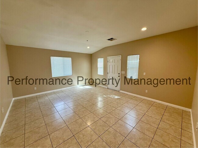 Building Photo - 624 Knotts St