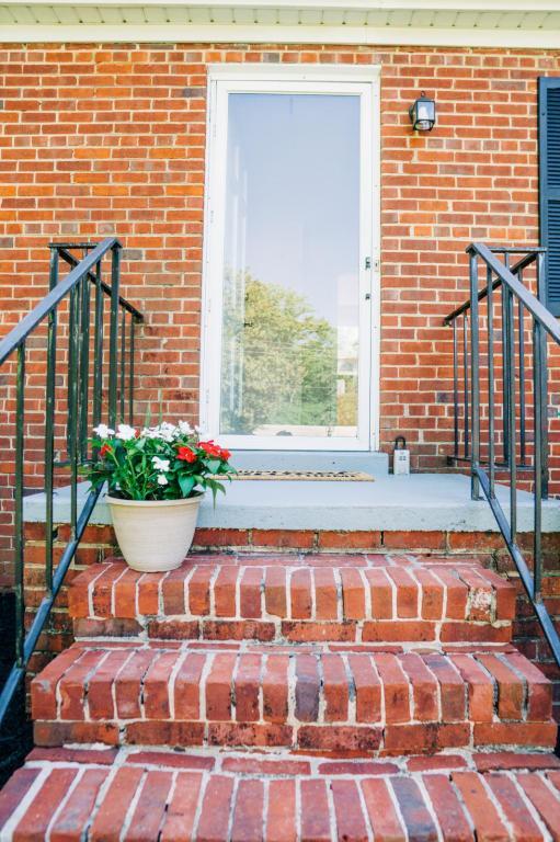 Foto del edificio - 2846 Bon Oaks Lane