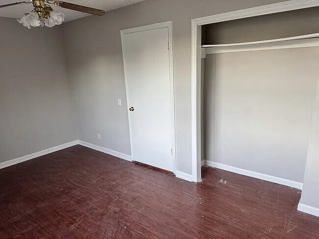 Foto del edificio - 329 Cedarcreek Dr