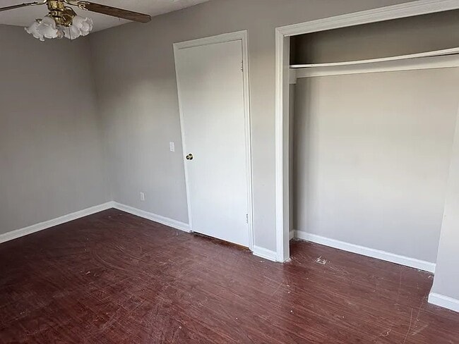 Building Photo - 329 Cedarcreek Dr
