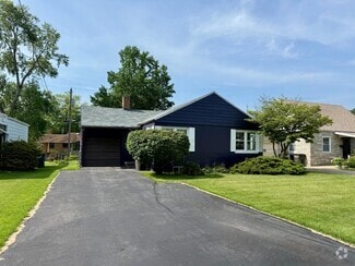 Building Photo - 208 W Conron Ave