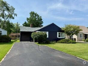 Building Photo - 208 W Conron Ave