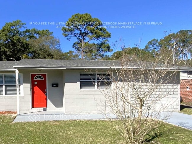 Building Photo - 8812 Camphor Dr