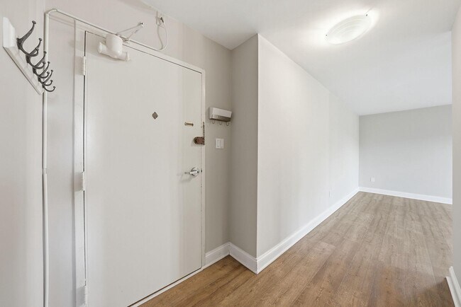 Foto del edificio - 2400 41st St NW