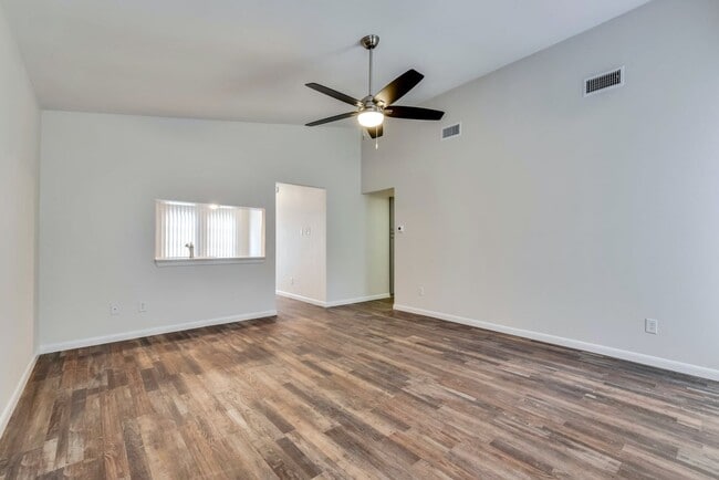 Foto del edificio - 124 W William Cannon Dr