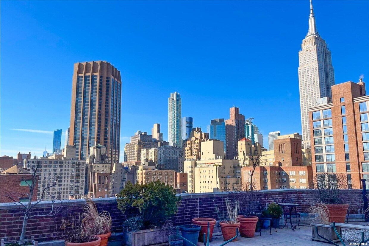 Foto principal - 123 E 37th St