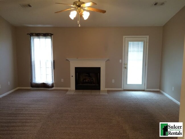 Building Photo - 2109 Bristol Dr