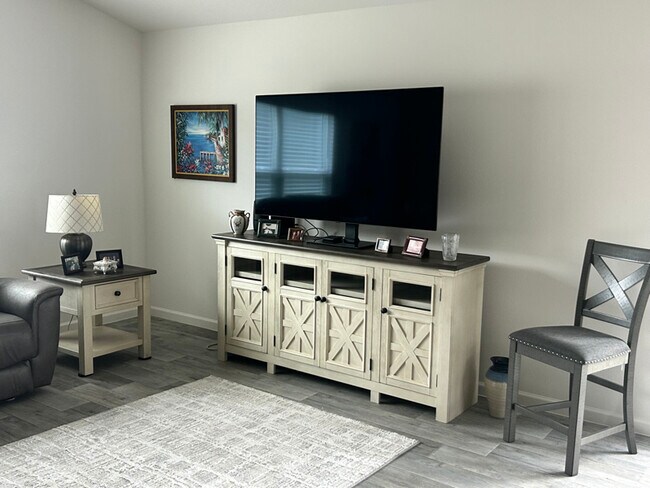 Foto del edificio - 3315 Shari St