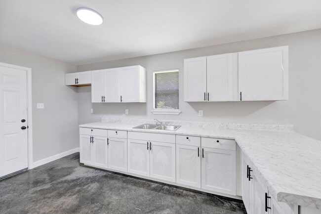 Building Photo - New Rental Opportunity in Memphis!