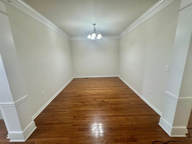 Foto del edificio - Spacious 3BR/2.5BA Townhome in Desirable B...