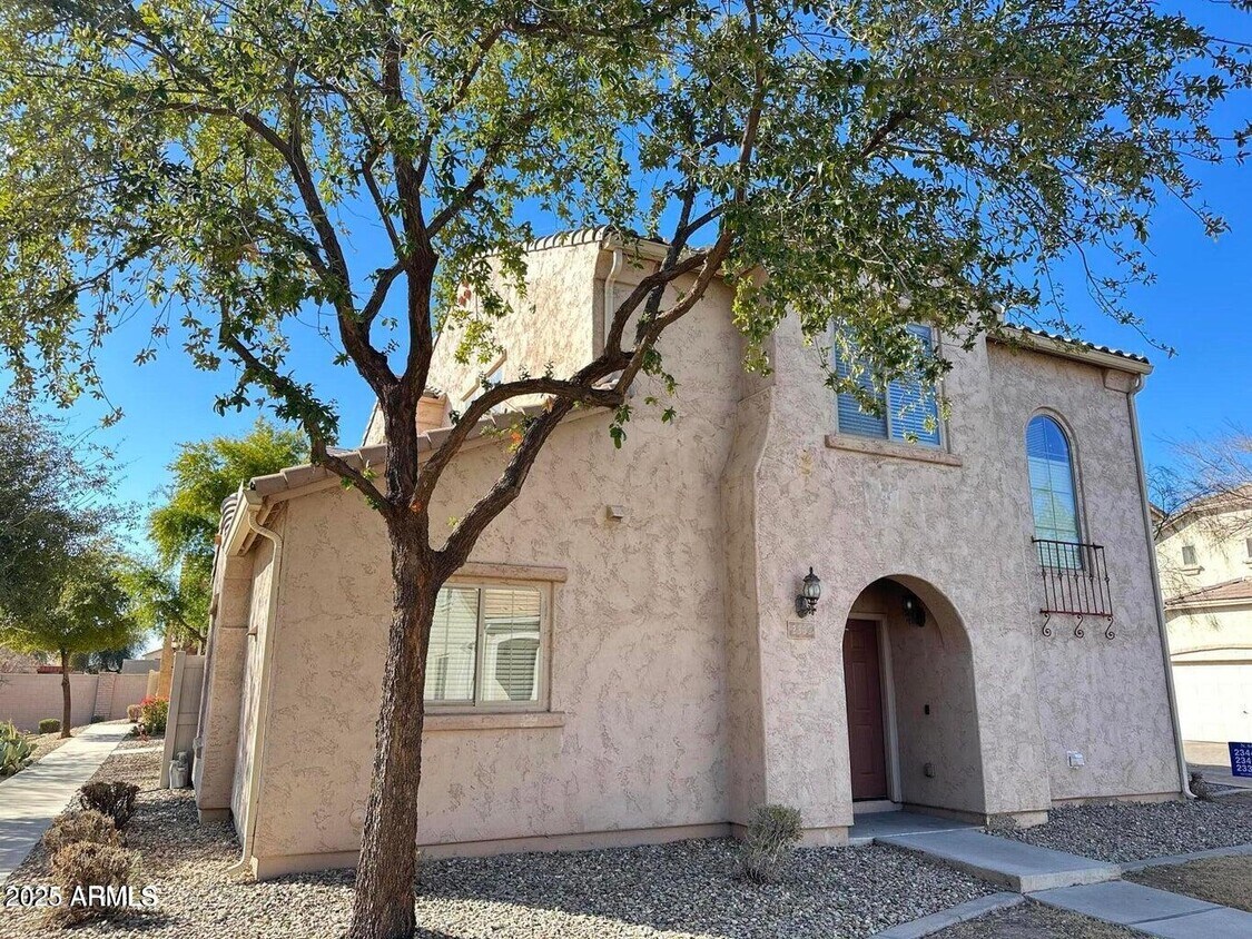 Foto principal - 2332 N 84th Dr