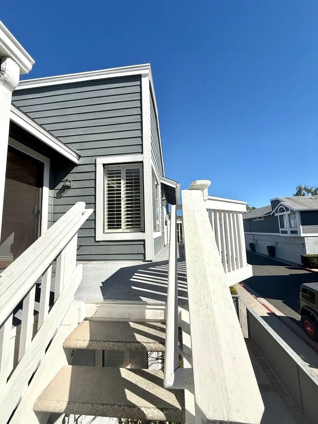 Building Photo - 2 Bedroom 2 bath Condo in Irvine