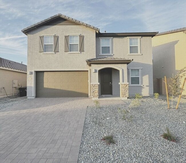 Foto del edificio - NEW 5 BEDROOM 3 BATHROOM HOME AVILABLE FOR RENT!