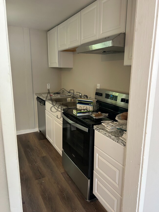 Foto del edificio - 484 Fieldcrest Dr