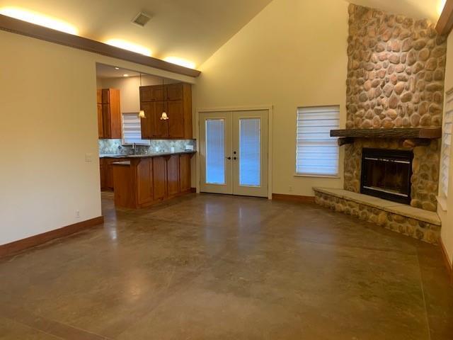 Building Photo - 260 Silver Lakes Dr