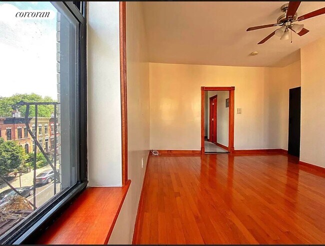 Foto del edificio - 775 Franklin Ave
