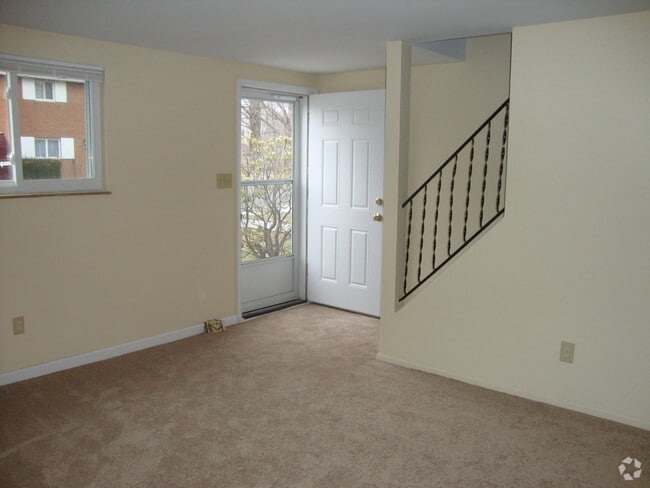 Building Photo - 2085 Revere Dr