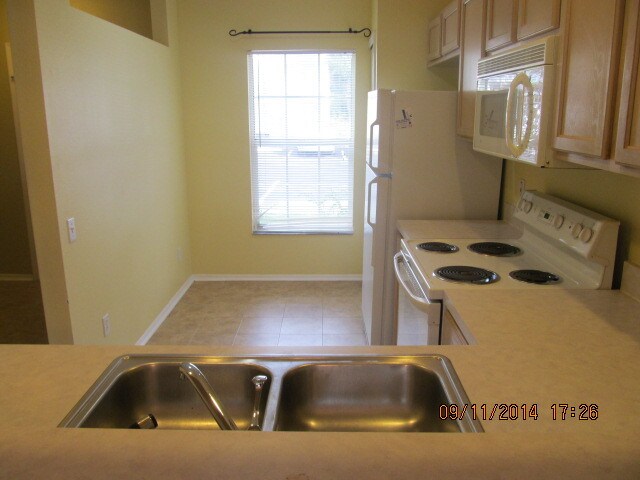 Foto del edificio - NEW TAMPA 2 BEDROOM TOWNHOUSE-GATED COMMUNITY