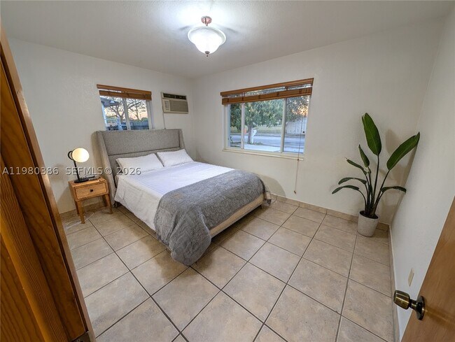 Foto del edificio - 1037 SW 76th Ave