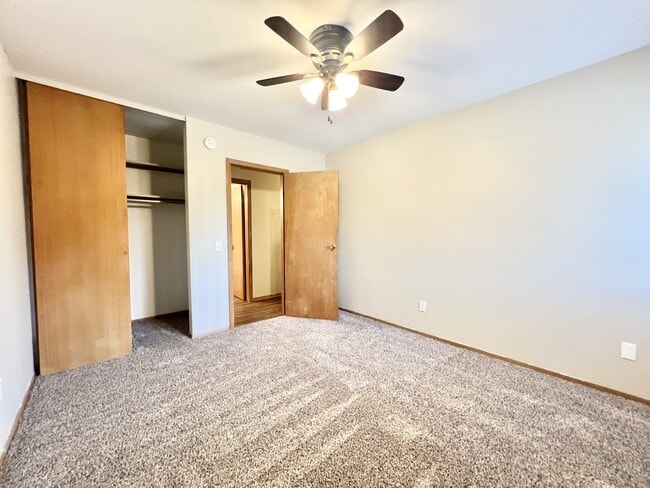 Building Photo - 821 George St