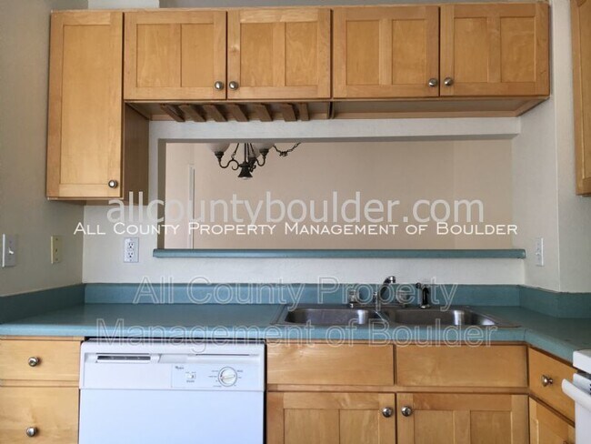 Foto del edificio - 1419 Red Mountain Dr