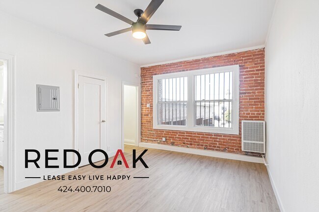 Foto del edificio - 245 N Kenmore Ave