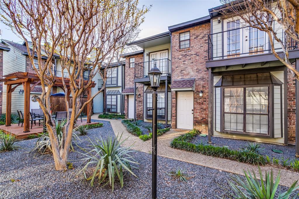 Foto principal - 3904 Rawlins St