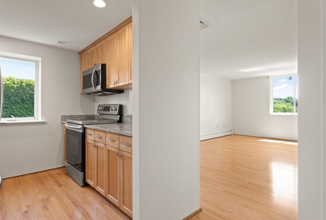 Building Photo - 321 Harvard St