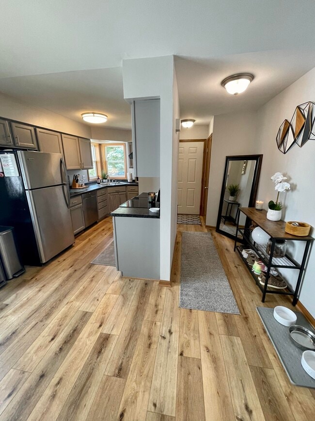 Building Photo - 3016 Maple Valley Dr
