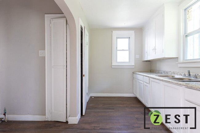 Building Photo - WELCOME TO YOUR FAVORITE 3BD!