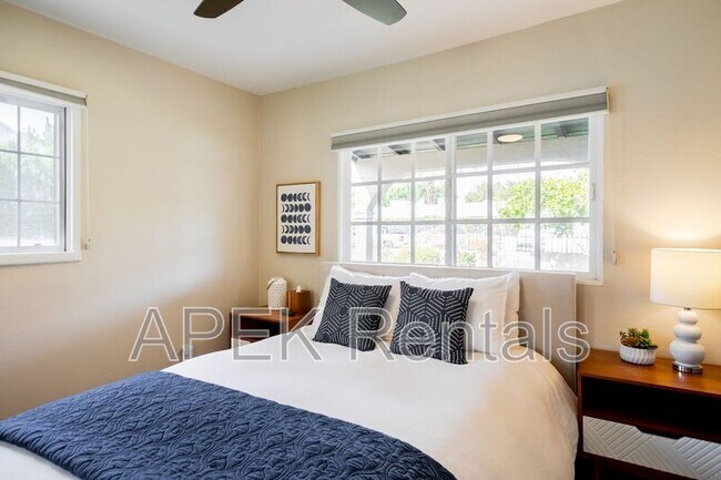 Foto del edificio - 477 E Vía Colusa