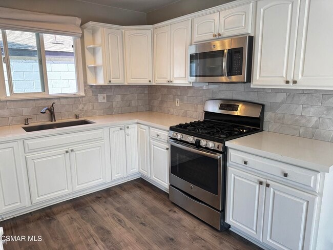 Foto del edificio - 2108 W 236th St