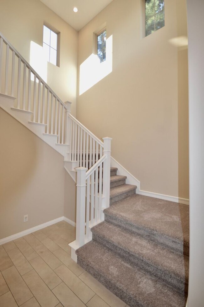 Foto del edificio - Beautiful 3 Bedroom Irvine Home