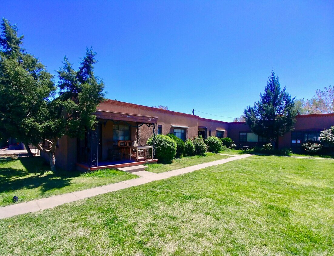 1022 Silver Ave SW Unit 4, Albuquerque, NM 87102 Apartment for Rent